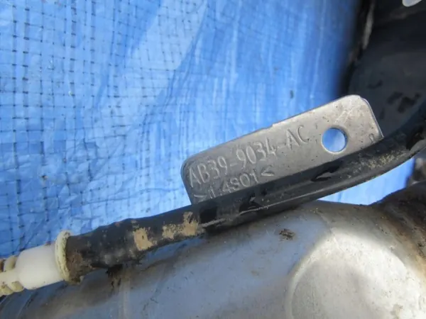 Tuyau de remplissage carburant Ford OE 4x4OE002582 image 3