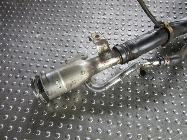 Tuyau de remplissage carburant Ford OE 4x4OE002582 image 7