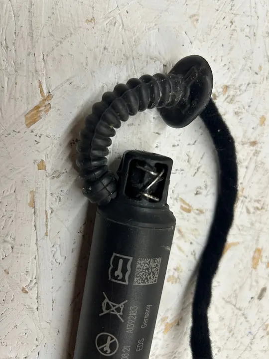 SUPERB III 3V9 Kombi Elektrisk Baklucka Aktuator image 5