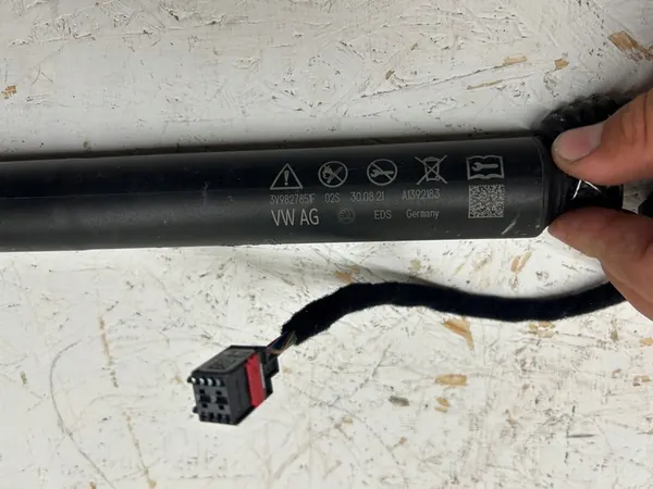 SUPERB III 3V9 Kombi Elektrisk Baklucka Aktuator image 6