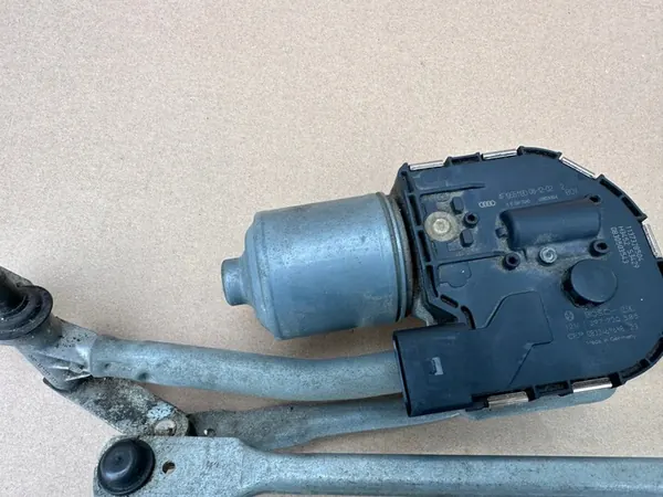 AUDI A6 C6 Etu Pyyhkijän Moottorin Mekanismi 4F1955119D image 6