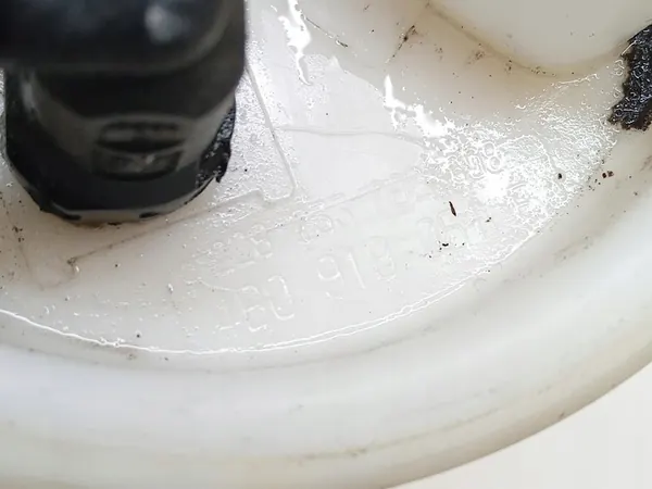 Bomba de combustível Audi A6 C5 image 5