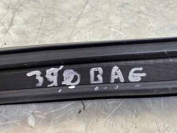 Joint de hayon Jeep Grand Cherokee 2018 FOB42828 image 3