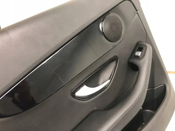 Mercedes W205 Vasen Takaoven Sisustus OEM A2055401310 image 4