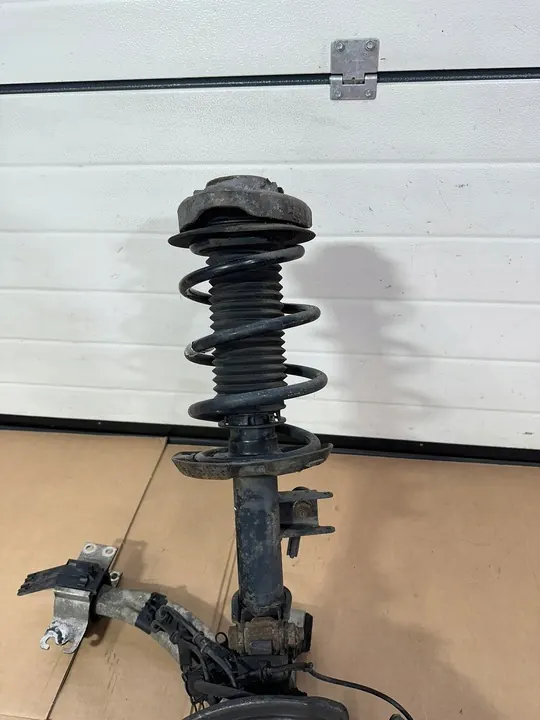 Snodo anteriore destro, braccio, ammortizzatore, mozzo Mercedes B W246 M image 3