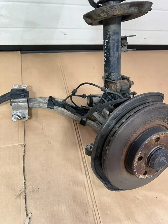 Snodo anteriore destro, braccio, ammortizzatore, mozzo Mercedes B W246 M image 4