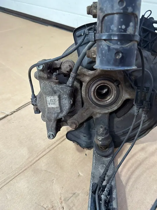 Snodo anteriore destro, braccio, ammortizzatore, mozzo Mercedes B W246 M image 9