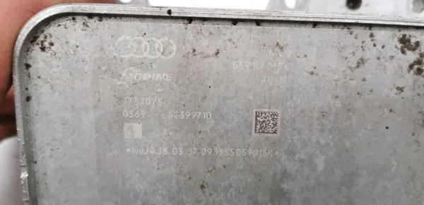 Arrefecedor de óleo Audi OE OEM 059117015K - Usado image 8