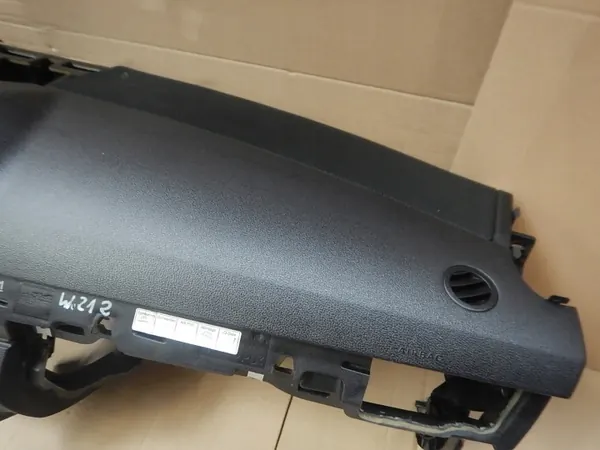 Tableau de bord OEM Mercedes W212 2x ceintures 3x airbag image 5
