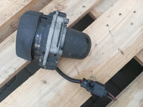 Bomba de aire secundaria Porsche Cayenne 4.5 V8 7L5959253A 7L5959253B image 2