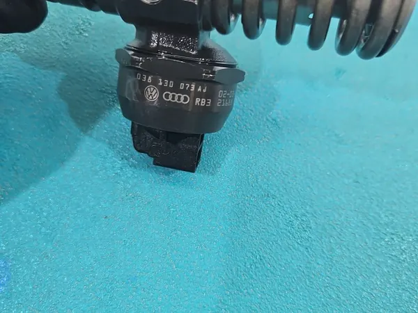 Injetor 1.9 TDI VW Passat B5 OEM image 3