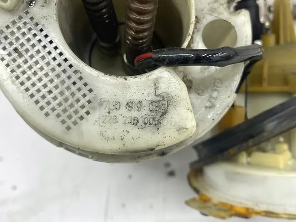 Brandstofpomp Porsche Cayenne Touareg 3.2 7L0919087F image 2