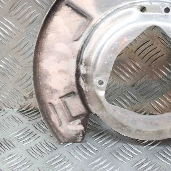 Tesla Model 3 Vorne links Bremsschild OEM 104466100C image 4