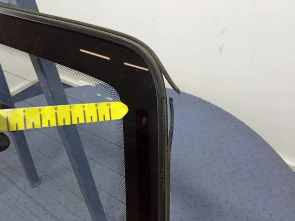 Vitre Porte Arrière Droite VW Transporter T4 OEM Ambit-971335- image 6