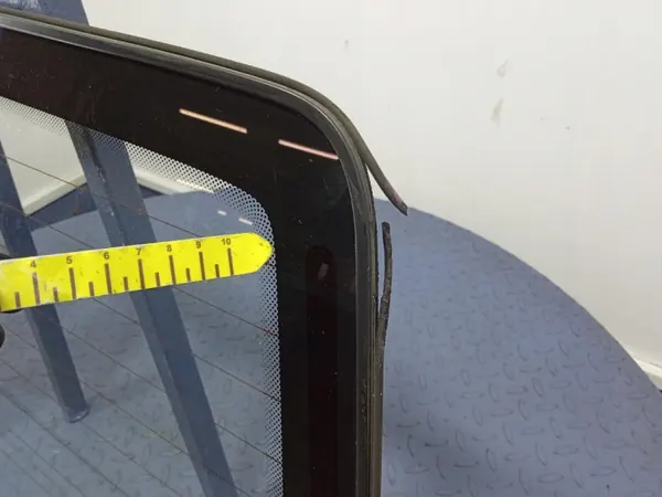 Vitre Porte Arrière Droite VW Transporter T4 OEM Ambit-971335- image 7