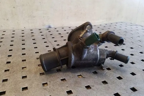 Carcasa de termostato OPEL ASTRA H FURGON 55203388 image 3