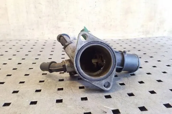 Carcasa de termostato OPEL ASTRA H FURGON 55203388 image 4