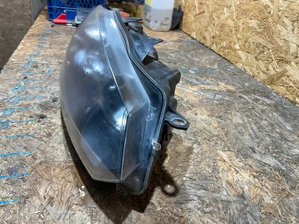 VW Golf VI 6 5K1 08-12 Farol Dianteiro Direito image 4