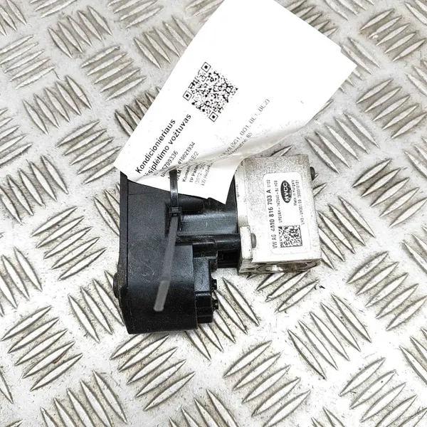 Ilmastointiradiatoriventtiili VW GOLF VII 4M0816703A image 5