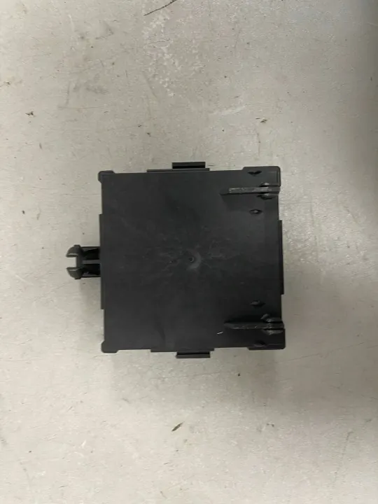 Unité de contrôle porte avant gauche OEM A2239003639 Mercedes EQS image 4