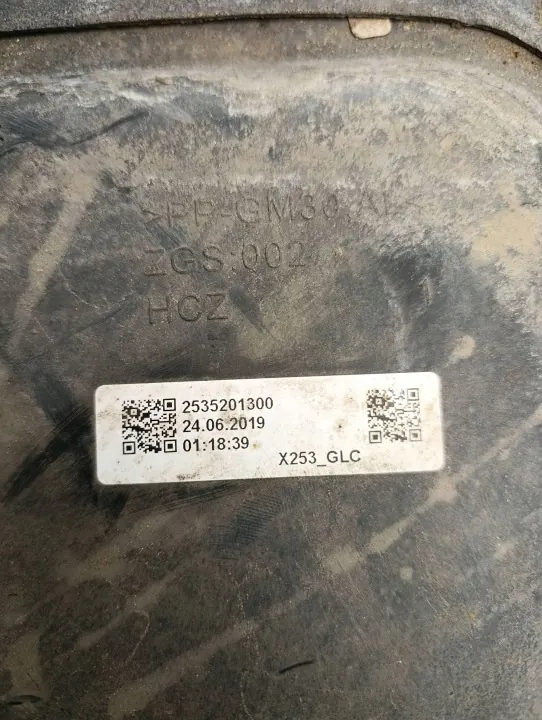 Getriebeabdeckung Mercedes-Benz GLC OEM 2535201300 image 3