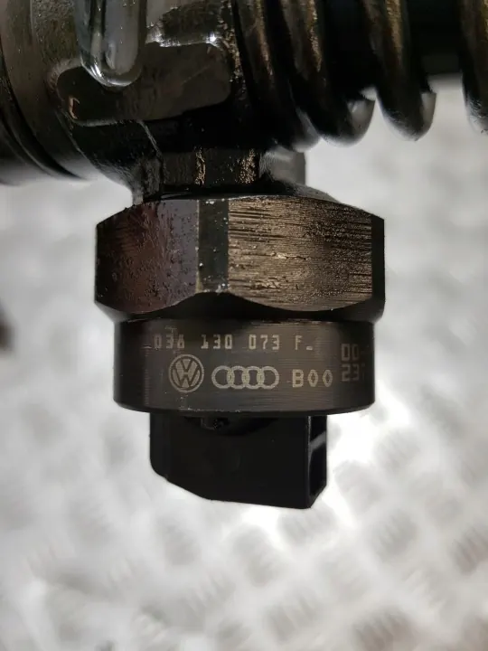 Pompe lave-glace VW OEM 0414720007 038130073F - Occasion image 4