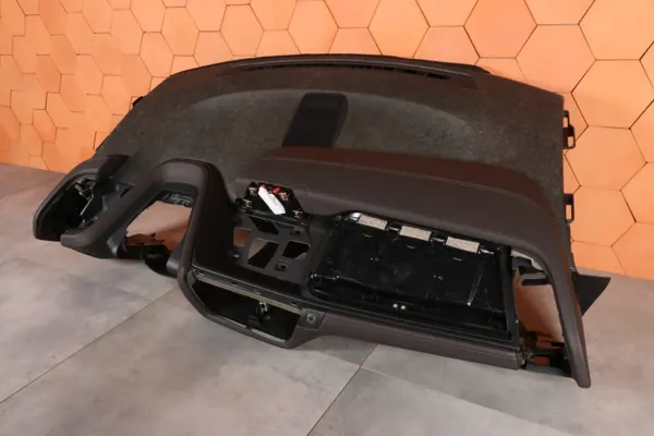 Salpicadero BMW i3 OEM 9282690 - Marrón Stellari/Dalbergia image 4