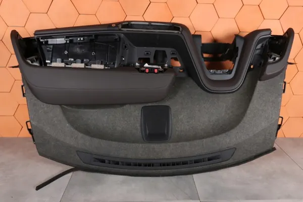 Salpicadero BMW i3 OEM 9282690 - Marrón Stellari/Dalbergia image 8
