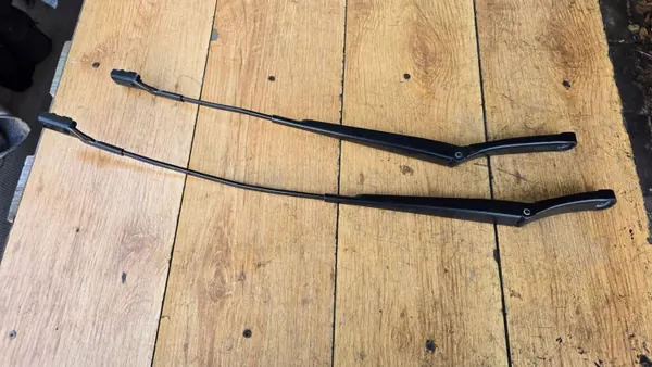 Skoda Superb III pyyhinvarset OEM 3V1955410 3V1955409 image 2