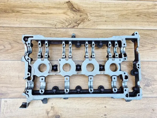 Couvertoir d'arbres à cames OEM 06B103127M Audi A4 B6 B7 image 3