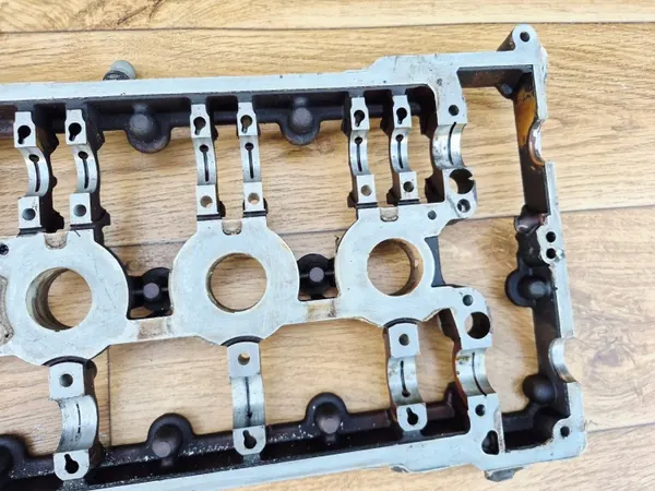 Couvertoir d'arbres à cames OEM 06B103127M Audi A4 B6 B7 image 5