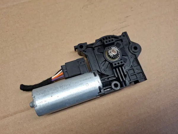 Motor OEM 10044486A para teto panorâmico Ford Kuga image 3