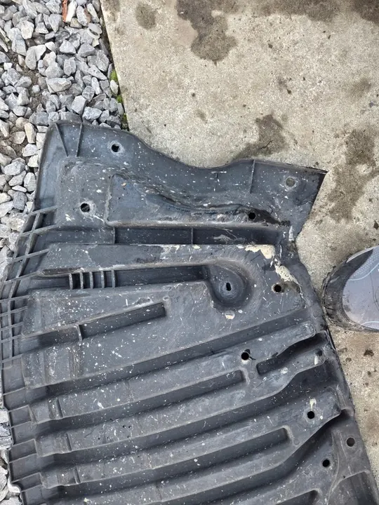 MERCEDES CLS 218 E 212 Stötfångarskydd A2125200223 image 3