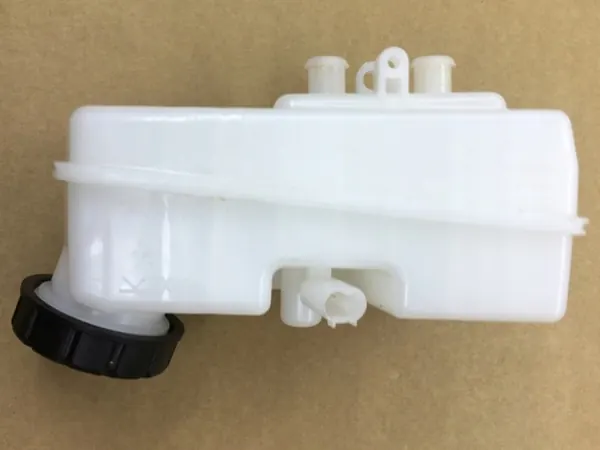 Réservoir de liquide de frein Lada Vesta d'occasion OEM 32670688 image 4