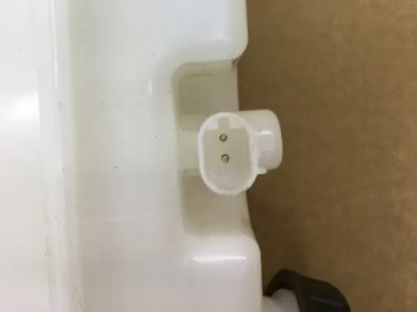 Réservoir de liquide de frein Lada Vesta d'occasion OEM 32670688 image 6