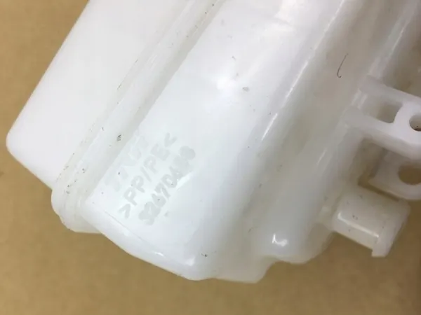 Réservoir de liquide de frein Lada Vesta d'occasion OEM 32670688 image 7
