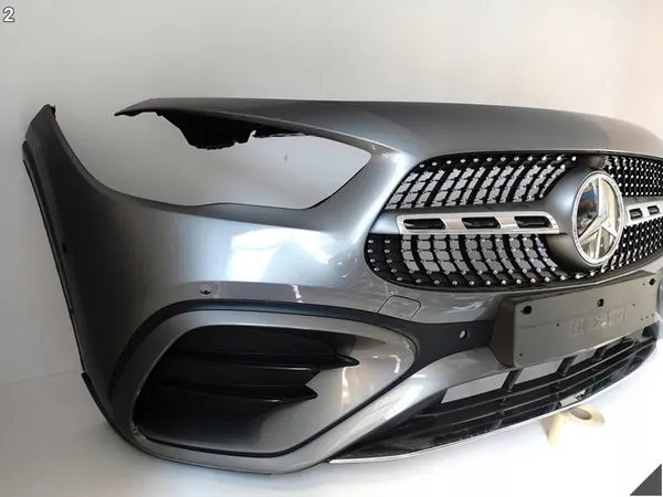 MERCEDES GLA H247 AMG VOORBUMPER + GRILL image 3