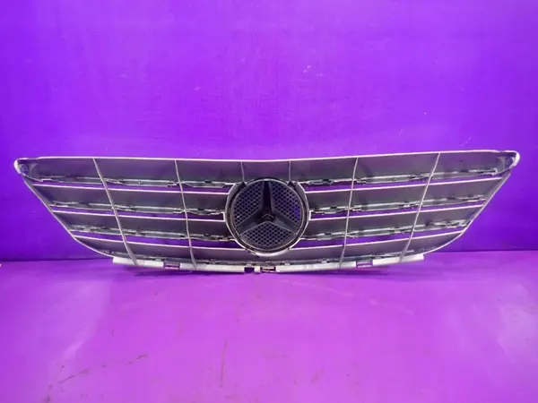 Emblema de parrilla Mercedes OEM Zawada-372720- Usado image 5