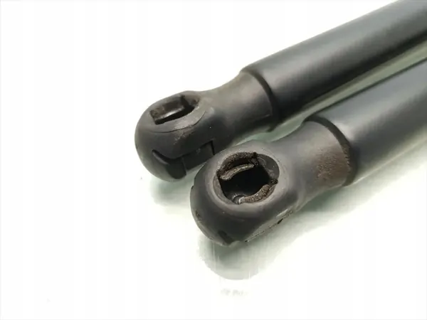 Ford Focus Takaluukun Iskunvaimennin 2006 Hatchback image 3