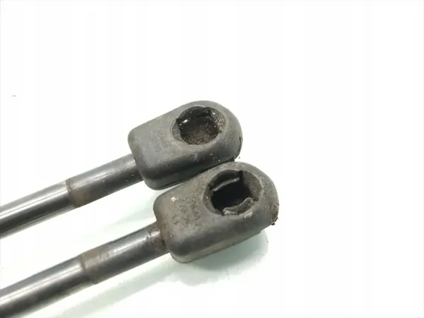 Ford Focus Takaluukun Iskunvaimennin 2006 Hatchback image 4