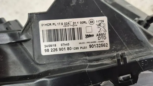 PEUGEOT 208 I 1 LIFT 15-19 Voorste Rechte Lamp image 9