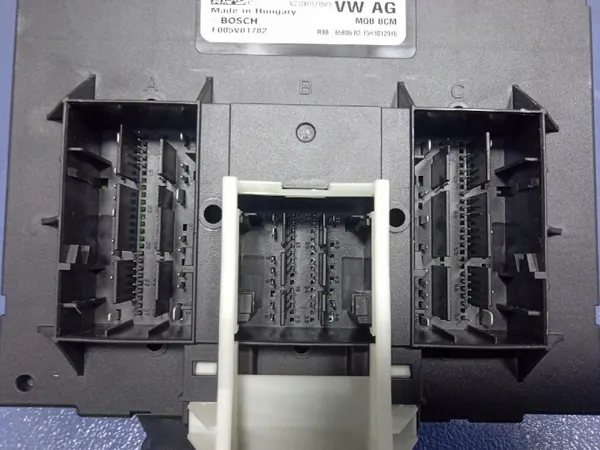 VW Passat B8 Comfortmodule 5Q0937086BC image 4