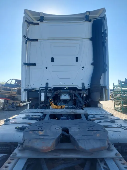 Komplett hytt OEM för Mercedes Actros MP4 Streamspace 2013 image 3