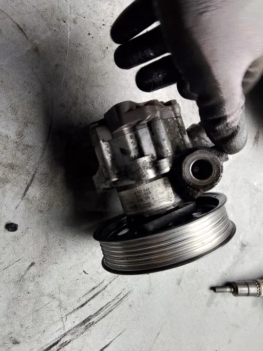 Servopumpe Audi A6 2.0 TDI 4F0145155E image 3