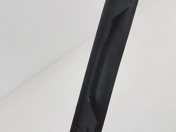 BMW X6 F16 Voorlinker Raamprofiel OEM 12822177038 image 3