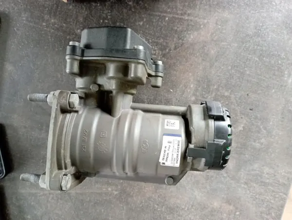 Válvula de freno EBS Renault T Range OEM 23166658 image 2