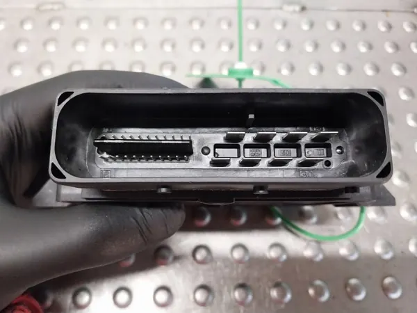 Module de contrôle frein OEM A2229002713 - Mercedes image 3