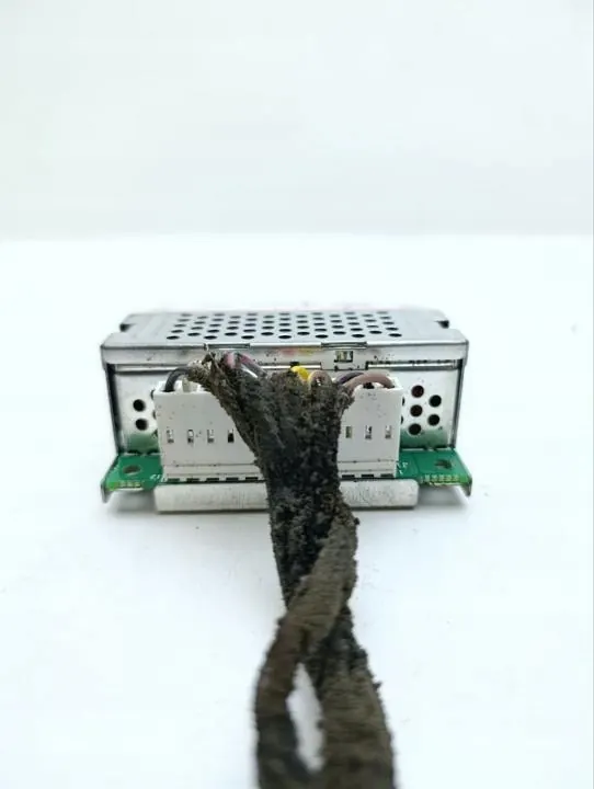 Maserati Audioversterker OEM 416007 - Gebruikt image 6