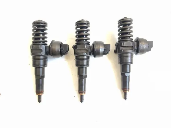 Pompe lave-glace OEM 038130073AJ pour VW/Audi image 2