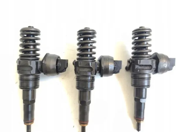 Pompe lave-glace OEM 038130073AJ pour VW/Audi image 3